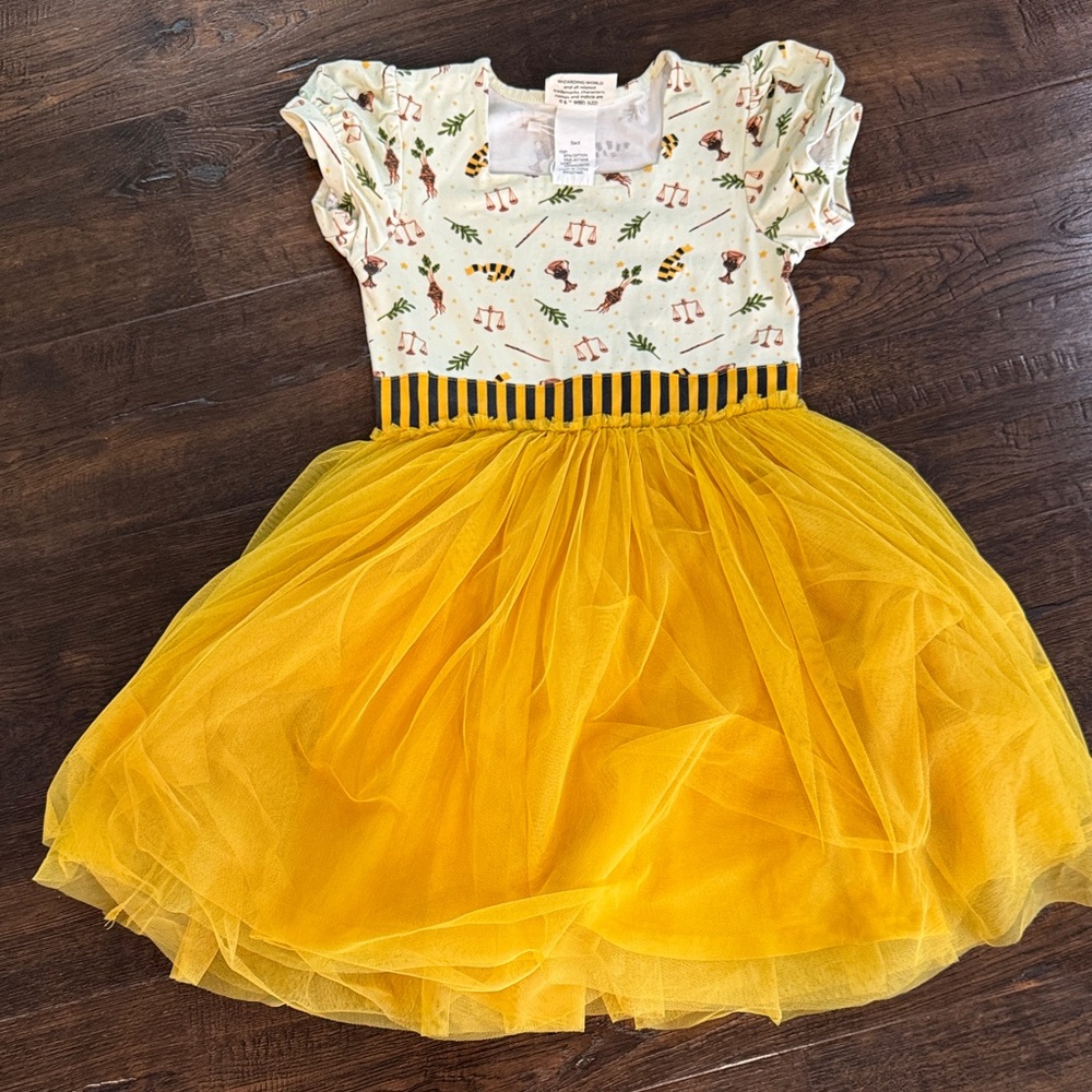 Taylor Joelle Harry Potter Hufflepuff dress 8 Play condition